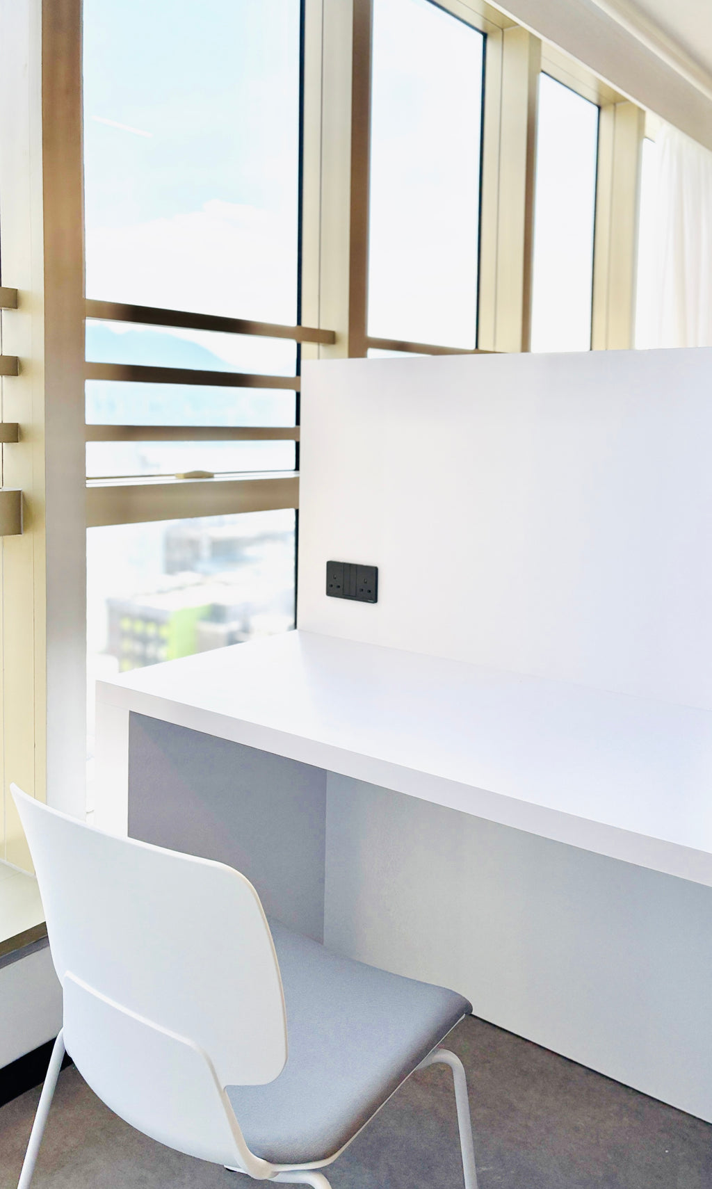 專屬工作枱（按月收費）