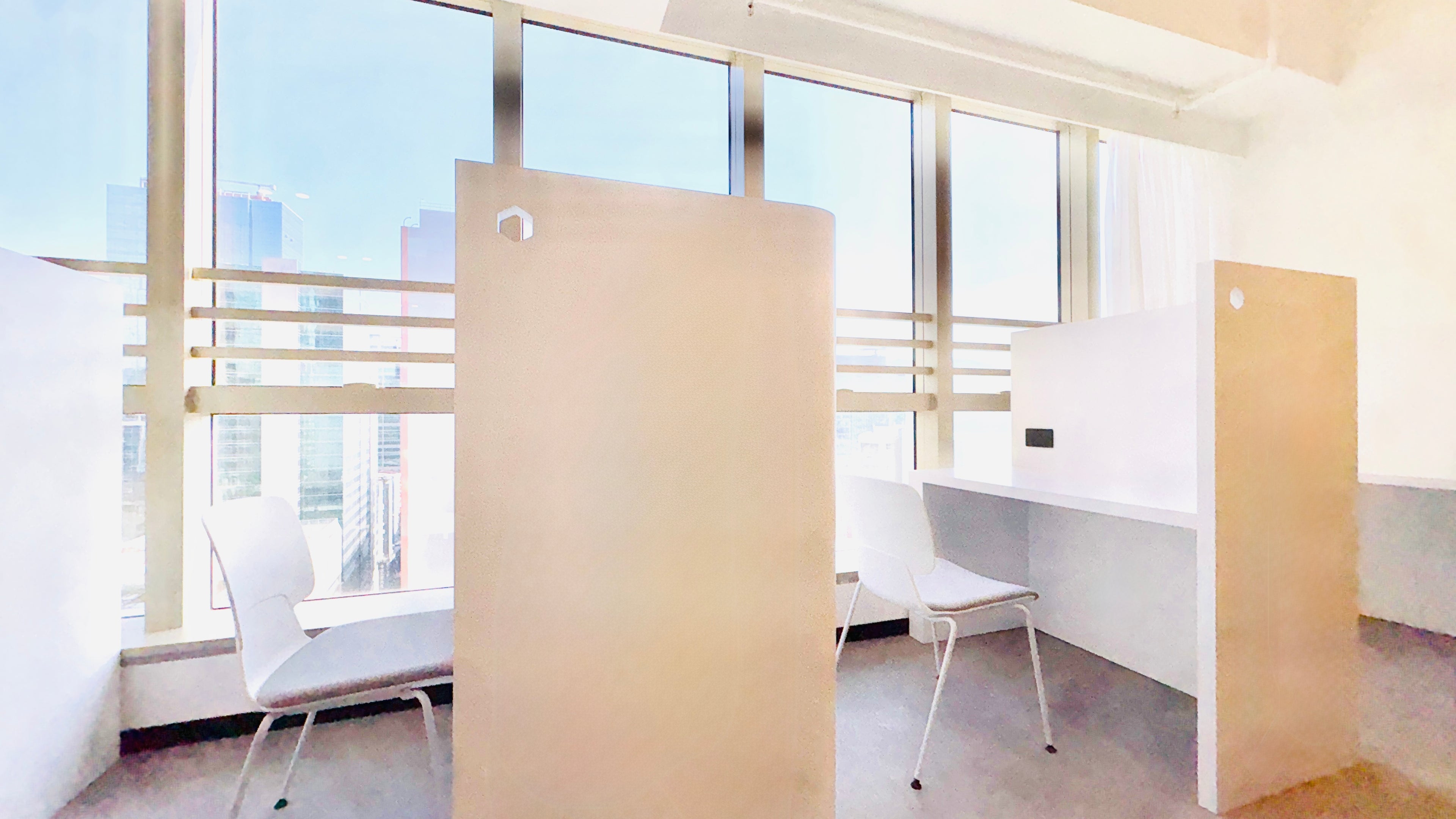 專屬工作枱（按月收費）